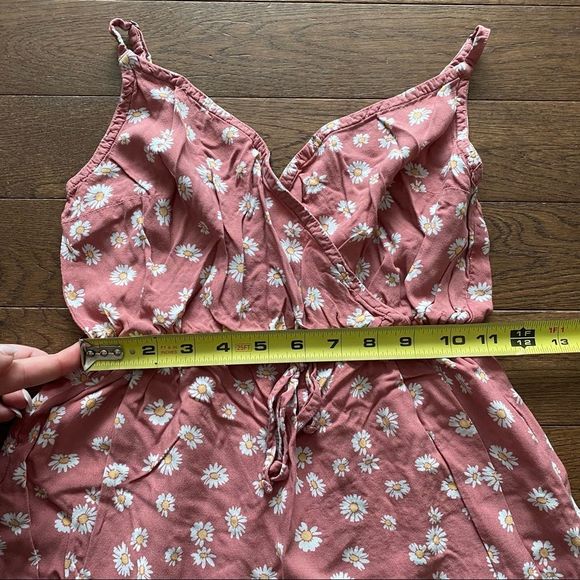 ✨50% OFF✨ Hollister Tank Top - Picture 7 of 9